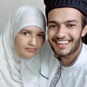 Shadan Farooqui (Saddu 07) mother